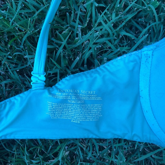 ⭐️Victoria’s Secret Very Sexy Push Up Bra 34DD⭐️ - Picture 3 of 8